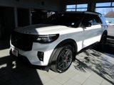 Used 2025 Ford Explorer ST image 3