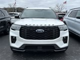 Used 2025 Ford Explorer ST-Line w/ ST-Line Street Pack image 2