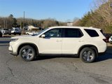 New 2025 Honda Pilot EX-L image 2