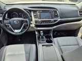 Used 2018 Toyota Highlander Limited image 3