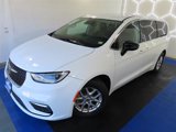 Used 2024 Chrysler Pacifica Touring-L image 4