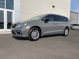 New 2025 Chrysler Pacifica Select image 3