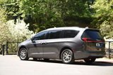 Used 2021 Chrysler Pacifica Touring image 3