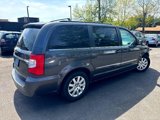 Used 2016 Chrysler Town & Country Touring image 4