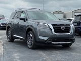 New 2025 Nissan Pathfinder Platinum image 2