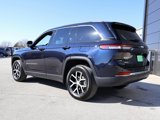Used 2024 Jeep Grand Cherokee Limited image 3
