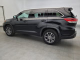 Used 2018 Toyota Highlander XLE image 3