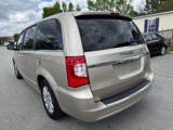 Used 2015 Chrysler Town & Country Touring image 6