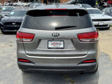 Used 2017 Kia Sorento LX w/ LX Convenience Package image 6