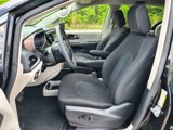 Used 2022 Chrysler Voyager LX image 4