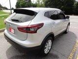 Used 2022 Nissan Rogue Sport S image 6