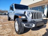 Used 2023 Jeep Gladiator Sport w/ Off Road Group image 2