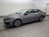 Used 2024 Nissan Altima 2.5 SV image 2