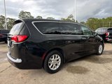 Used 2022 Chrysler Voyager LX image 3