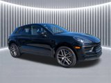 Used 2025 Porsche Macan image 3