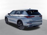 Used 2023 Mitsubishi Outlander SE image 4