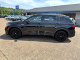 Used 2022 Volkswagen Tiguan SE R-Line image 4