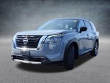 Used 2024 Nissan Pathfinder SL image 2