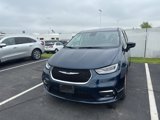 Used 2023 Chrysler Pacifica Touring-L image 4
