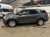 Used 2019 Ford Explorer XLT image 2