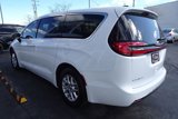 Used 2024 Chrysler Pacifica Touring-L image 6