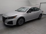 Used 2024 Nissan Altima 2.5 SV image 2