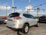 Used 2014 Nissan Rogue SV image 3