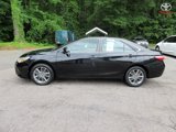 Used 2017 Toyota Camry SE image 2