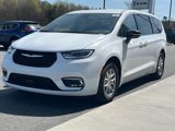 New 2025 Chrysler Pacifica Select image 2