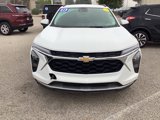 Used 2024 Chevrolet Trax LT image 2