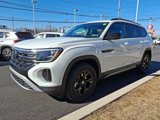 New 2025 Volkswagen Atlas Peak Edition SE image 3
