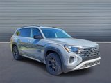 New 2025 Volkswagen Atlas Peak Edition SE image 2