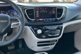 Used 2022 Chrysler Pacifica Touring-L image 5