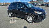 Used 2020 Chevrolet Trax LT w/ LT Convenience Package image 2
