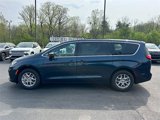 New 2025 Chrysler Pacifica Select image 4
