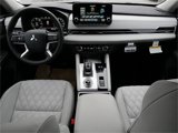 New 2025 Mitsubishi Outlander SEL image 6