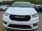New 2025 Chrysler Pacifica Select image 3