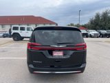 New 2025 Chrysler Pacifica Select image 4