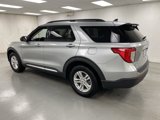 Used 2023 Ford Explorer XLT image 3
