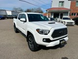 Used 2019 Toyota Tacoma TRD Off-Road image 2