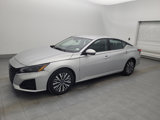 Used 2023 Nissan Altima 2.5 SV image 2