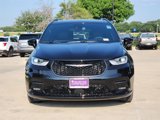 New 2025 Chrysler Pacifica Select image 2