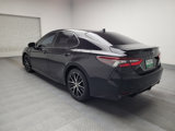Used 2022 Toyota Camry SE image 5