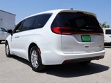 New 2025 Chrysler Pacifica Select image 3