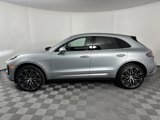 Certified 2025 Porsche Macan image 2