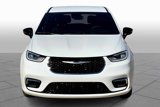 New 2025 Chrysler Pacifica Select image 3