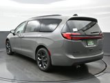 New 2025 Chrysler Pacifica Limited image 4