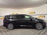 New 2025 Chrysler Pacifica Select image 2