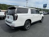 New 2025 Chevrolet Suburban High Country image 3
