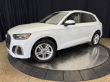 Used 2024 Audi Q5 e Premium w/ Convenience Package image 3